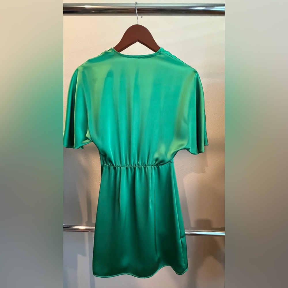 H&M Emerald V-Neck Dress - Picture 2 of 4
